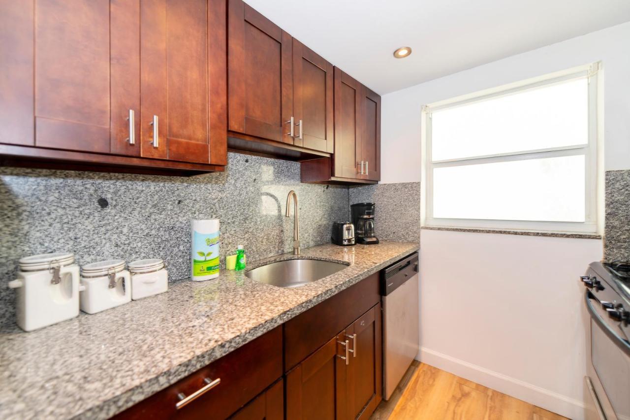 South Beach Apartments マイアミビーチ エクステリア 写真